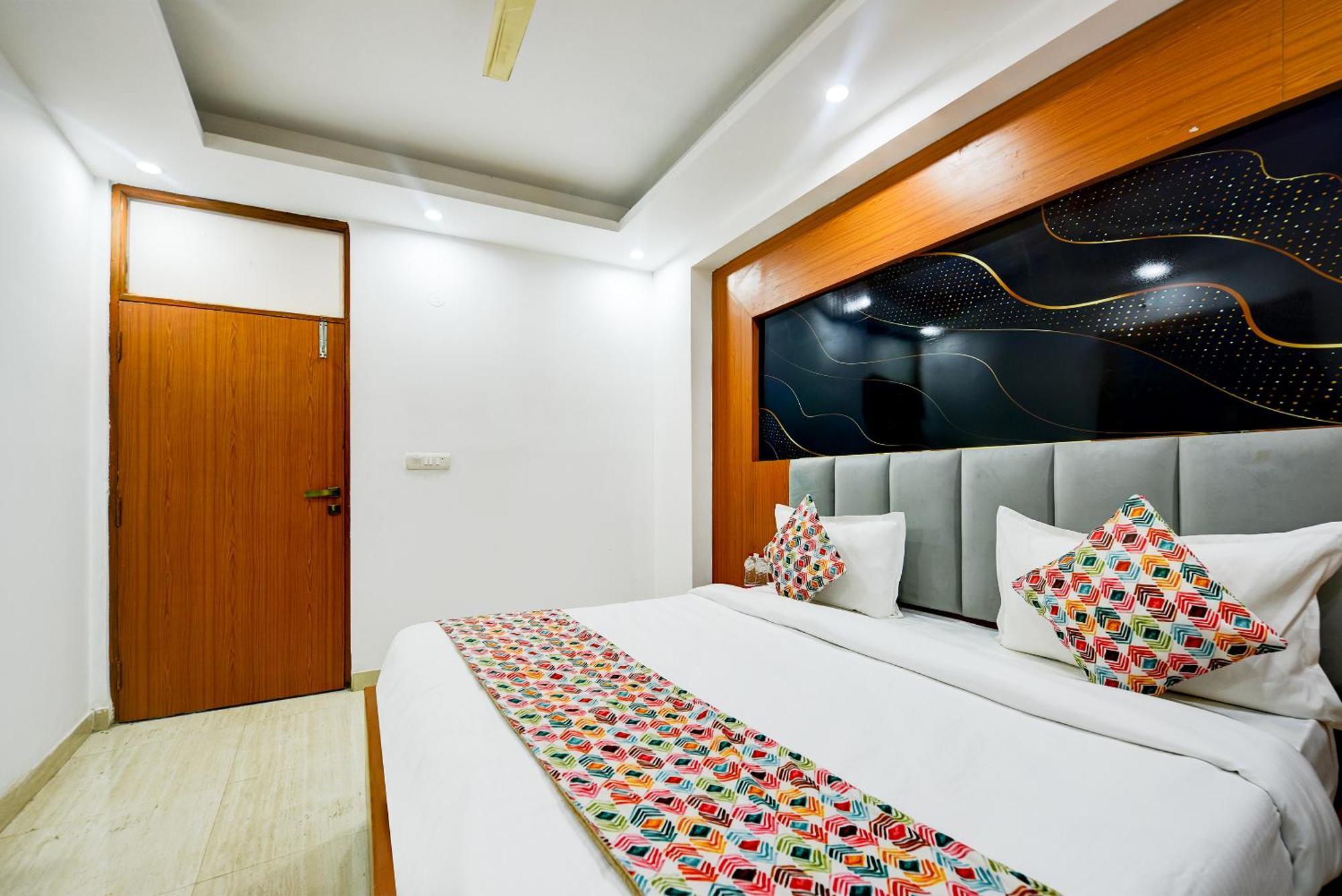 Hotel Galaxy Near Delhi Airport Yeni Delhi Dış mekan fotoğraf